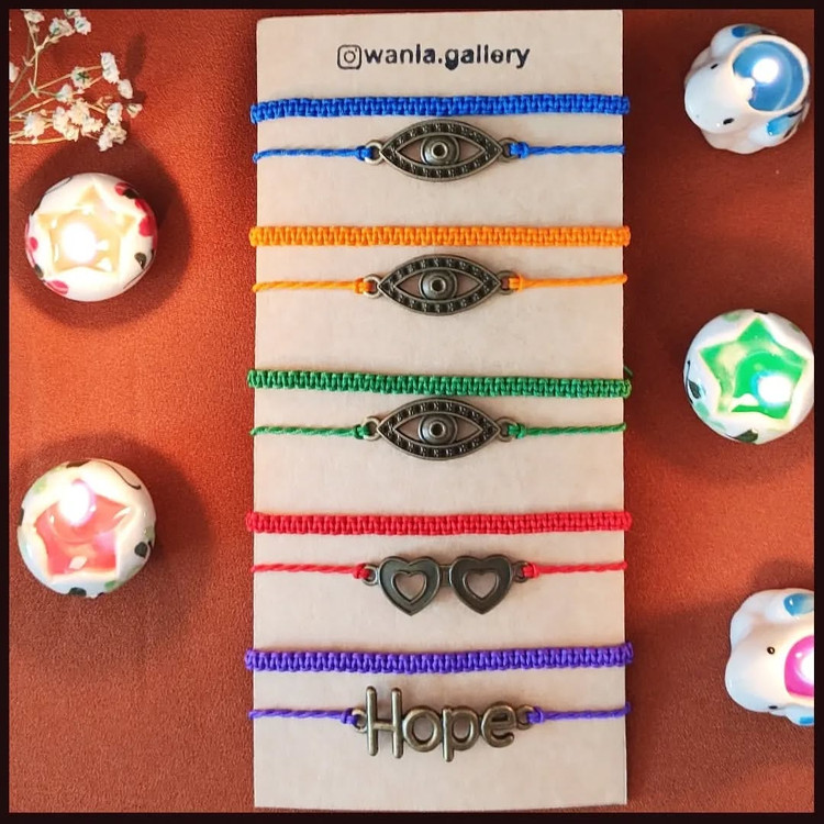 ست دستبند پلاک دار دستباف طرح های فانتزی