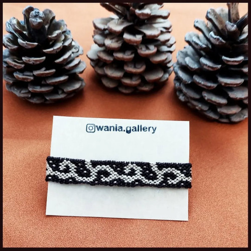 دستبند دستباف طرح ریشه های دوستی