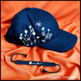 ست کلاه و دستبند دستبافت گلدوزی شده