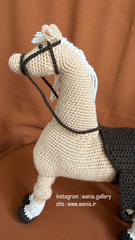 عروسک بافتنی مدل اسب کرمی